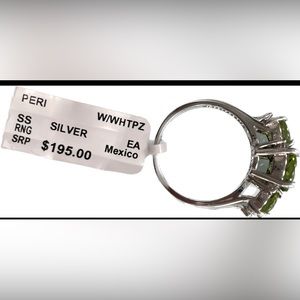 🆕🆕🆕 Silver Ring w/ Green Topaz 💍